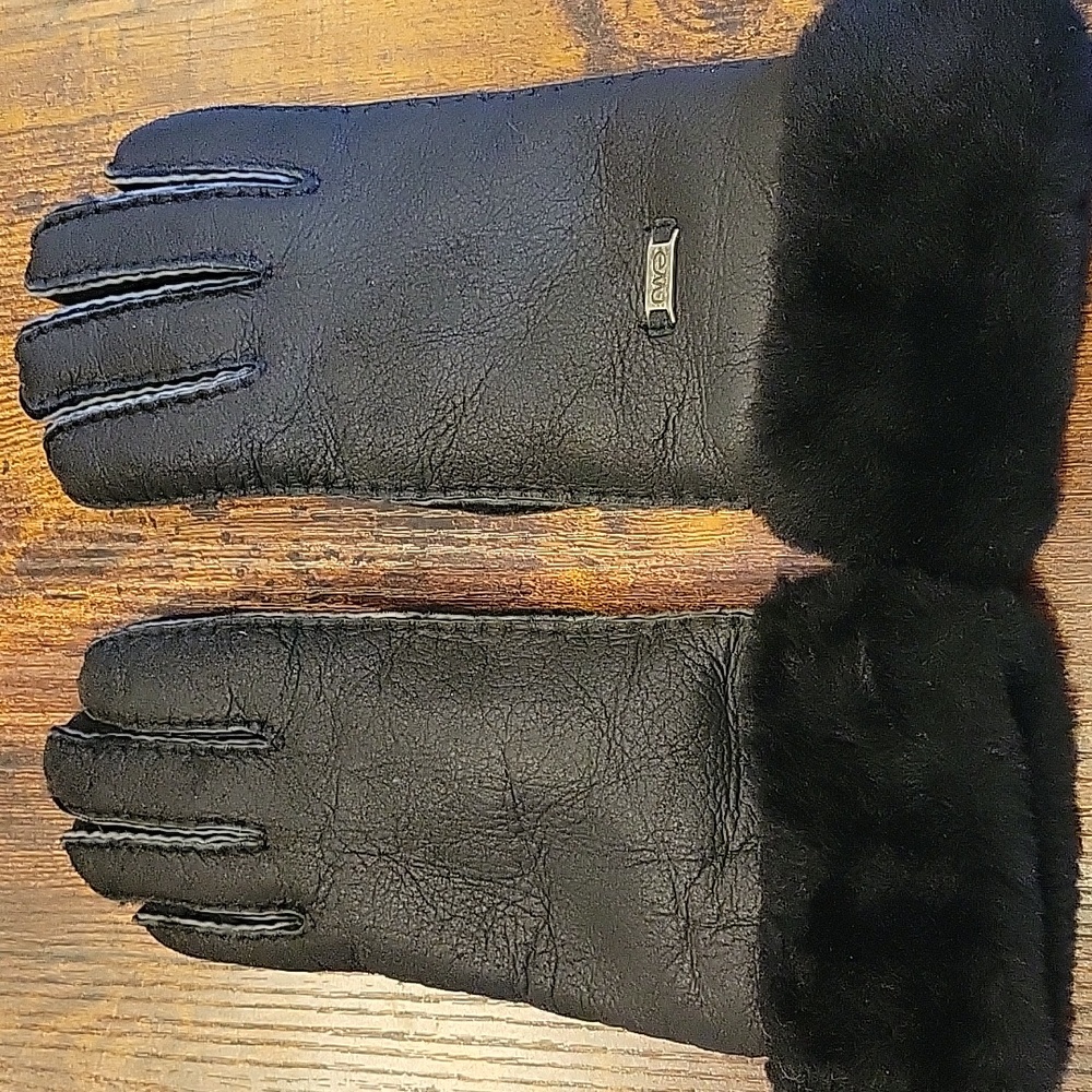 EMU Natural 100% Australian Sheepskin Gloves Black M/L Like new. - Picture 2 of 5